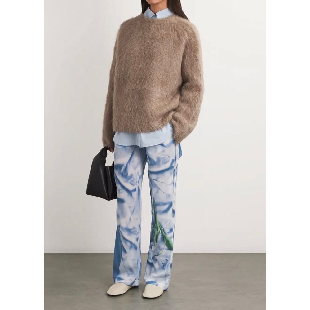 Victoria Beckham Silk Pleated Pyjama Trousers in Satin Flowers Ice Blue 8 - Picture 4 of 8